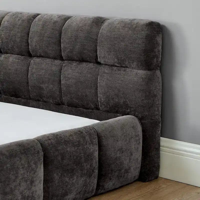 Cama de plataforma tapizada con cabecero