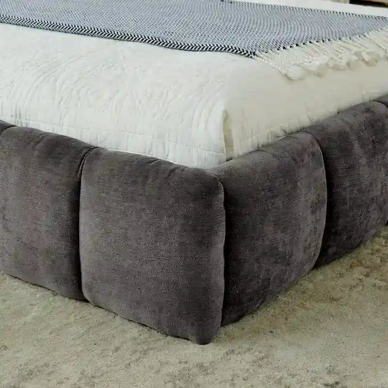 Cama de plataforma tapizada con cabecero