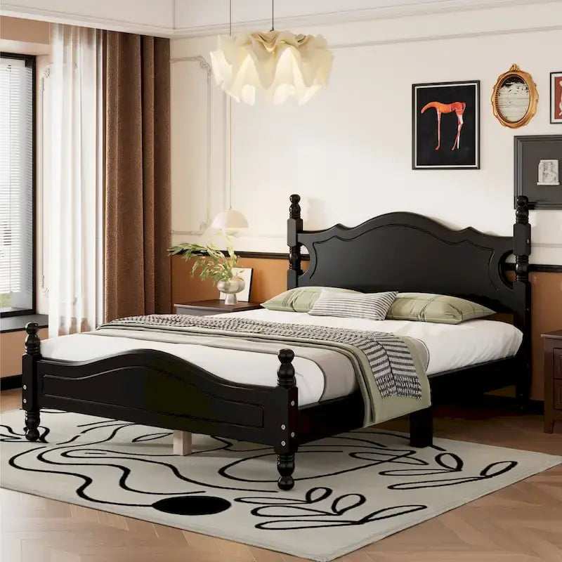 Cama tipo plataforma de madera de pino con cabecero
