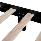 Cama tipo plataforma de madera de pino con cabecero