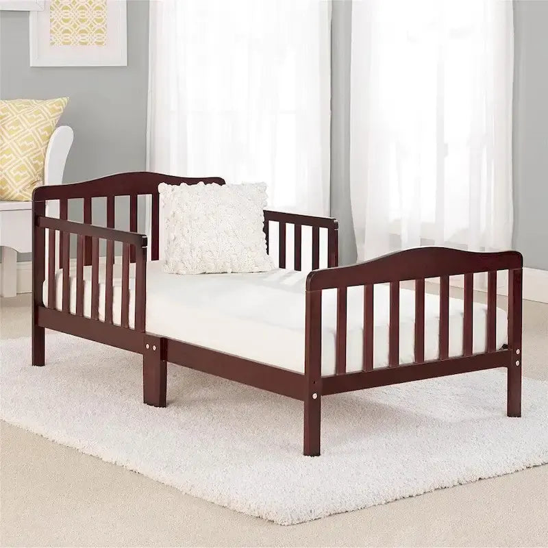 Cama de madera para niños pequeños con barandillas de seguridad