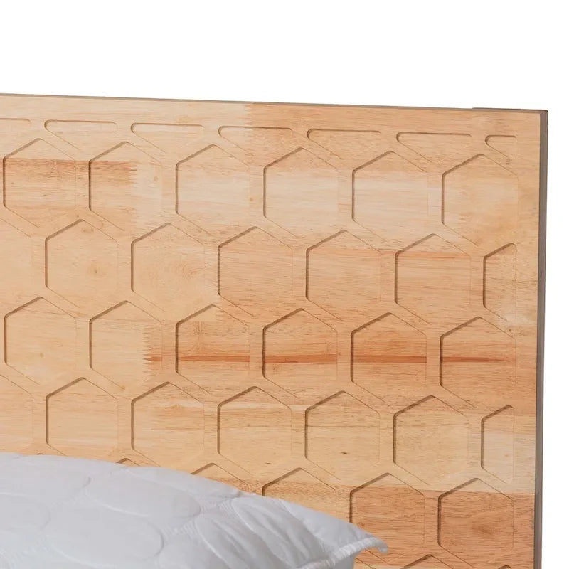 Cama Plataforma Colmena Tallada – Madera Natural
